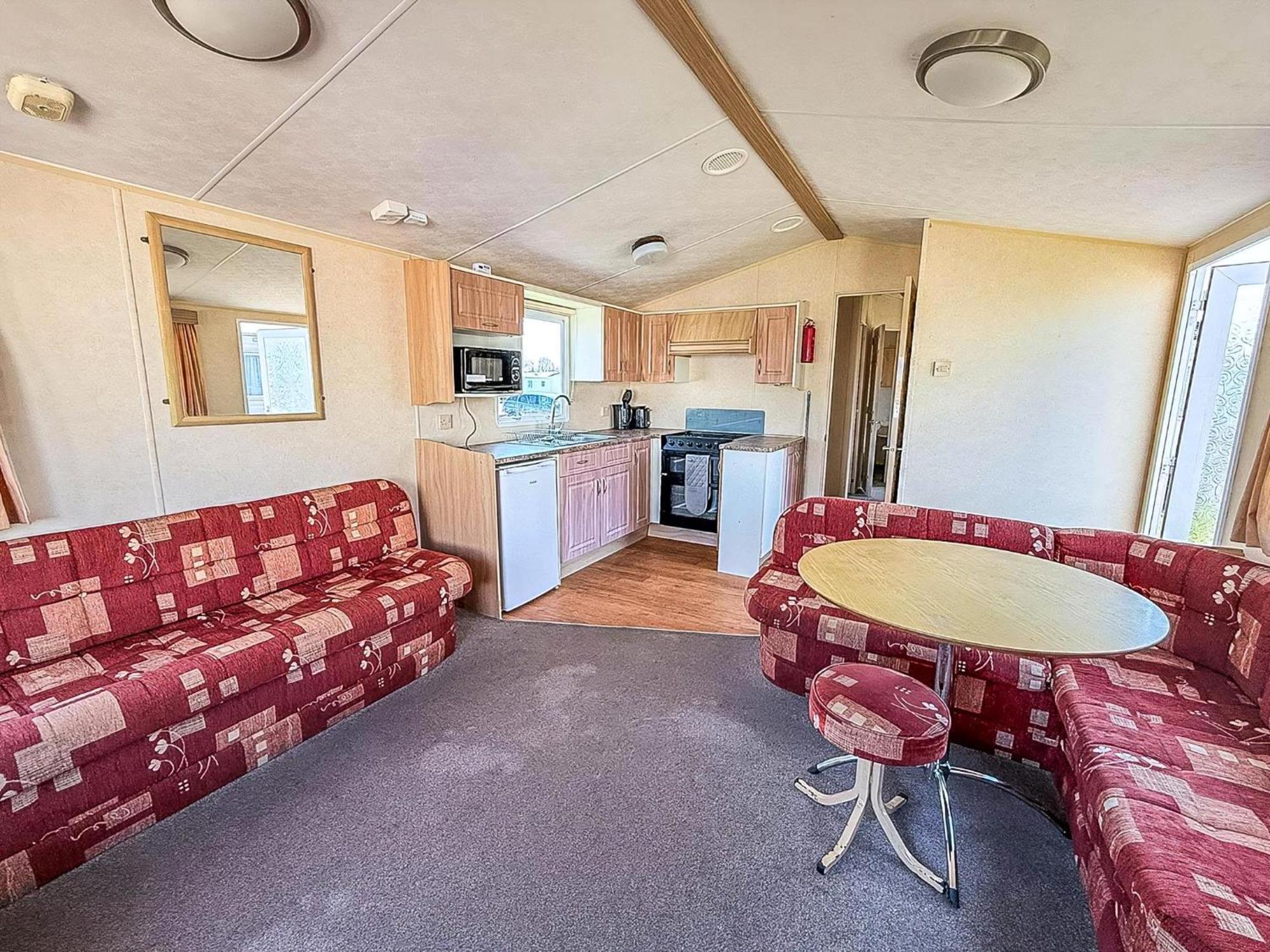 Superb Caravan At Seawick Holiday Park, Sleeps 8 Ref 27202Sw Clacton-on-Sea Exteriör bild